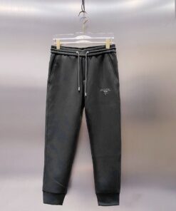 普拉达2025ss早春新款新款男士休_8890