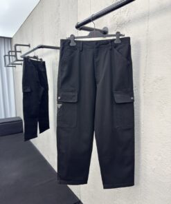 PRADA口袋三角标长裤工艺说明