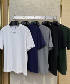 PRADA普拉达新三角领口钢标短袖