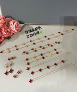 Vca梵克雅宝红玉髓 新年红搭配