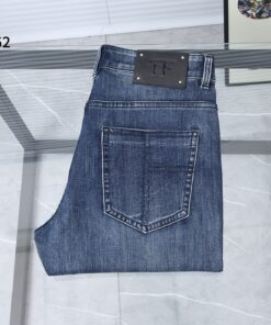 新款小直筒牛仔裤款号89