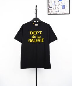 支持放店GD胸口斑驳黄字母大