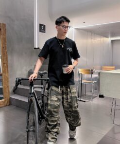 字母logo有夜光效果2025ss春