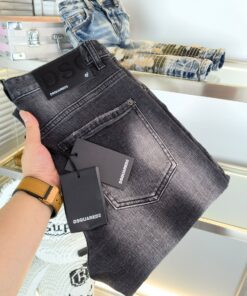 主推Dsquared2第二次方商标_3833