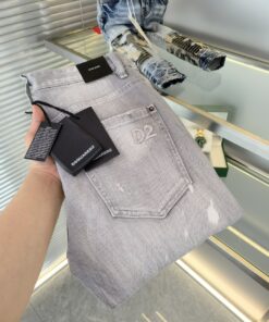 主推Dsquared2第二次方商标_3983