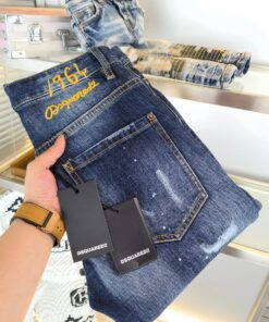 主推Dsquared2第二次方商标